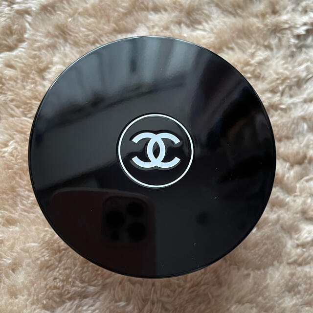 CHANEL(シャネル)のCHANELルースパウダー コスメ/美容のベースメイク/化粧品(フェイスパウダー)の商品写真