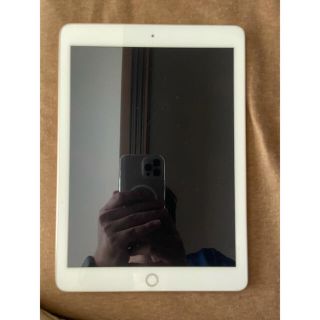 アップル(Apple)の専用iPad 5th Wifi 32GB ローズゴールド Model:A1822(タブレット)