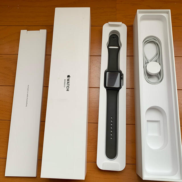 Apple Watch Series 3(GPSモデル)- 42mm