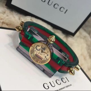 グッチ(Gucci)の新品 定価10万GUCCI バングルウォッチ スタッズウォッチ 蜂 (腕時計)