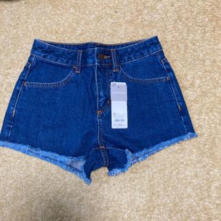 ジーユー(GU)のGU 新品　タグ付き　ショートパンツ(ショートパンツ)