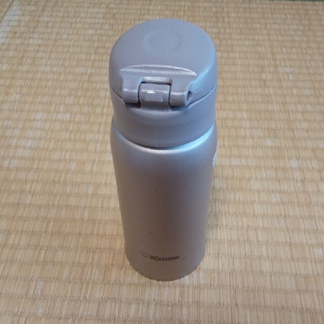 センチ ZOJIRUSHI水筒サーモス ≃センチ