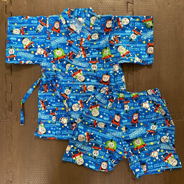 トーマス柄　キッズ　甚平　100 キッズ/ベビー/マタニティのキッズ服男の子用(90cm~)(甚平/浴衣)の商品写真