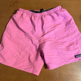 パタゴニア(patagonia)のパタゴニア　バギーズショーツ　M（L）桃色(ショートパンツ)