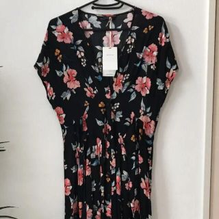 ザラ(ZARA)のZARA ワンピース　花柄(ロングワンピース/マキシワンピース)