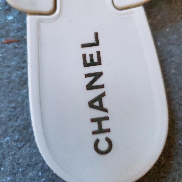 CHANEL(シャネル)のCHANEL　カメリア　ビーチサンダル レディースの靴/シューズ(ビーチサンダル)の商品写真