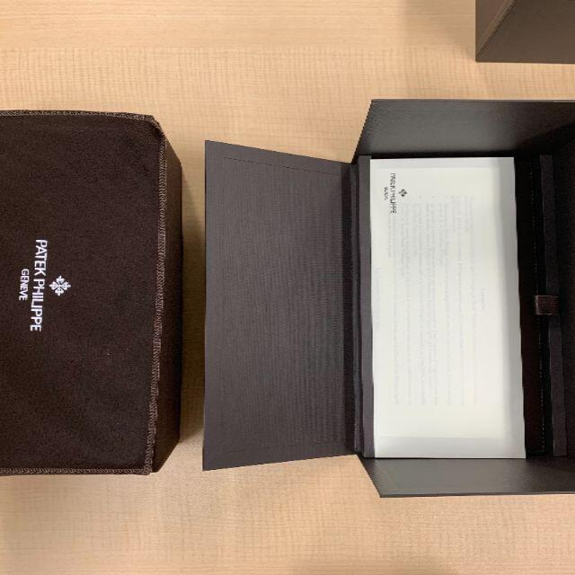 PATEK PHILIPPE(パテックフィリップ)の国内正規店購入　パテックフィリップ カラトラバ 5227G-010 黒文字盤 新 メンズの時計(腕時計(アナログ))の商品写真