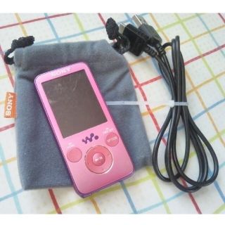 ウォークマン(WALKMAN)の【SONY☆ウォークマン FMラジオ】NW-S638F 8GB 人気色 ピンク (ポータブルプレーヤー)