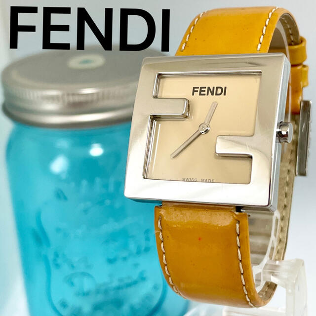 104 FENDI フェンディ時計　レディース腕時計　ズッカ柄　ベージュ　人気ファッション小物