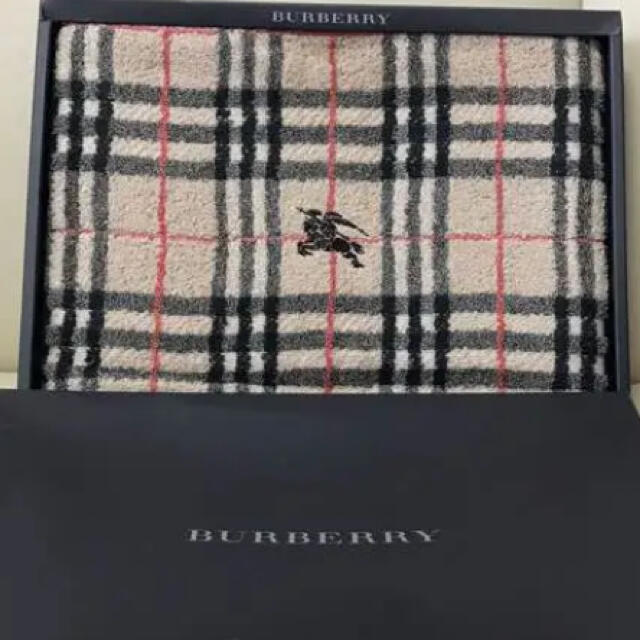 BURBERRY(バーバリー)のバーバリー　バスタオル インテリア/住まい/日用品の日用品/生活雑貨/旅行(タオル/バス用品)の商品写真