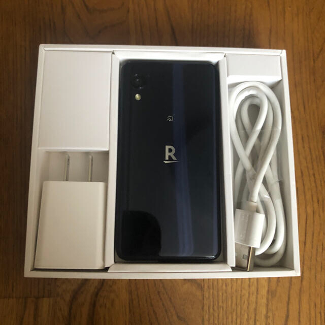 Rakuten(ラクテン)のxnpsk017様専用　白黒2台 スマホ/家電/カメラのスマートフォン/携帯電話(スマートフォン本体)の商品写真