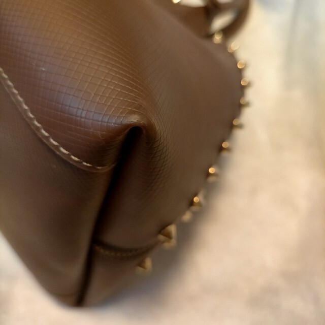 ESTNATION(エストネーション)のGIANNI CHIARINI（ジャンニキアリーニ）スタッズ付き ショルダー レディースのバッグ(ショルダーバッグ)の商品写真