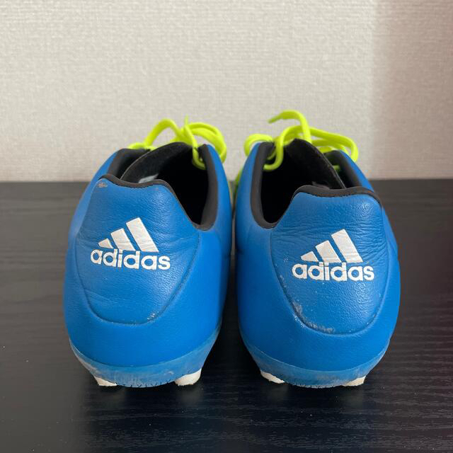 adidas(アディダス)のadidas✴︎スパイク✴︎22.5センチ スポーツ/アウトドアのサッカー/フットサル(シューズ)の商品写真