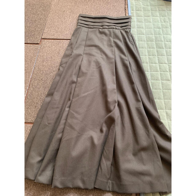 スカート➆ louren pleats flare long skirt の通販 by .｜ラクマ ╍てます