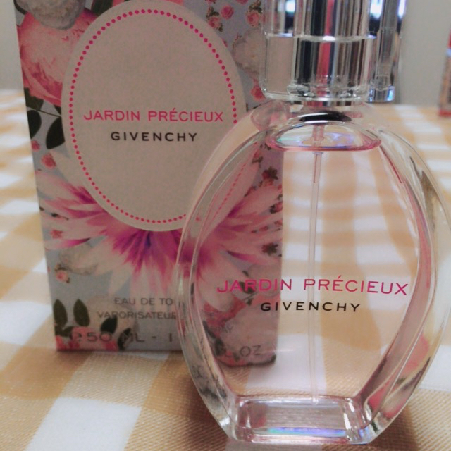 GIVENCHY(ジバンシィ)のGIVENCHY 香水 コスメ/美容の香水(香水(女性用))の商品写真