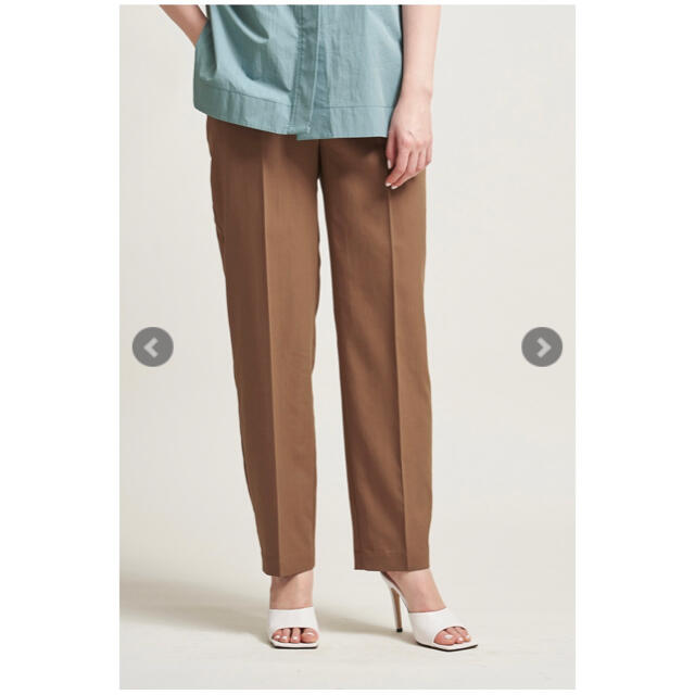 新品 ヨリ yori パンツ 36 トラウザーカラーパンツ キャメル パンツ