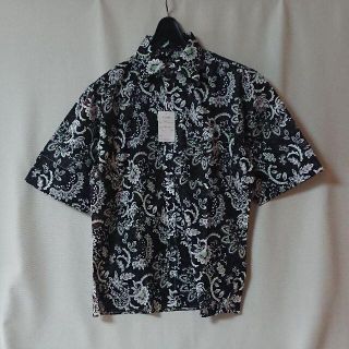【新品】半袖カジュアルシャツ　ペイズリー（ブラック）　M(シャツ)