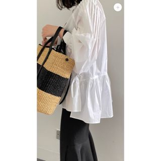 スナイデル(SNIDEL)のClaSTEllaR tail blouse WHITE　クラステラー　ブラウス(シャツ/ブラウス(長袖/七分))