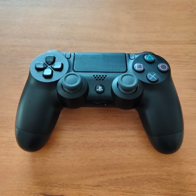 PlayStation4(プレイステーション4)のPS4 コントローラー　DUALSHOCK 4　純正品 エンタメ/ホビーのゲームソフト/ゲーム機本体(その他)の商品写真