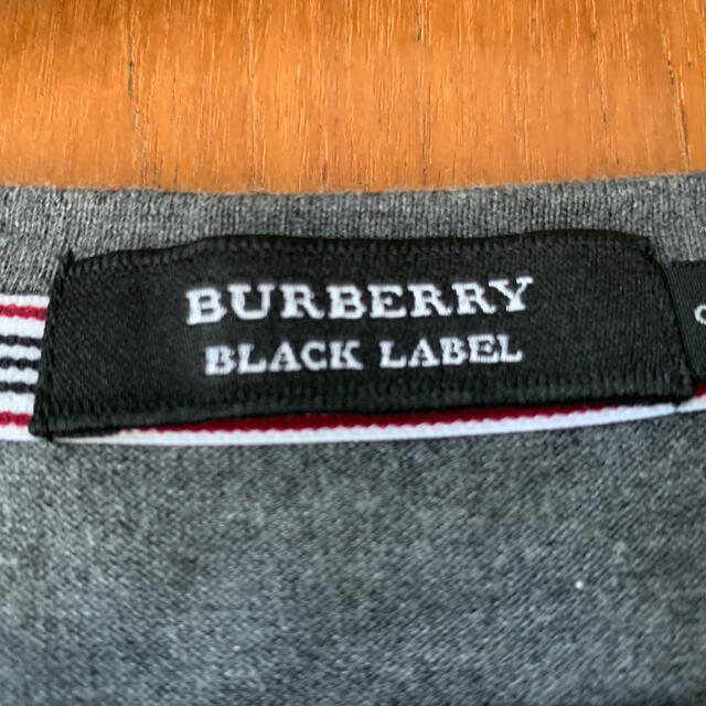 BURBERRY BLACK LABEL(バーバリーブラックレーベル)のバーバリーブラックレーベル　Tシャツ　Vネック メンズのトップス(Tシャツ/カットソー(半袖/袖なし))の商品写真