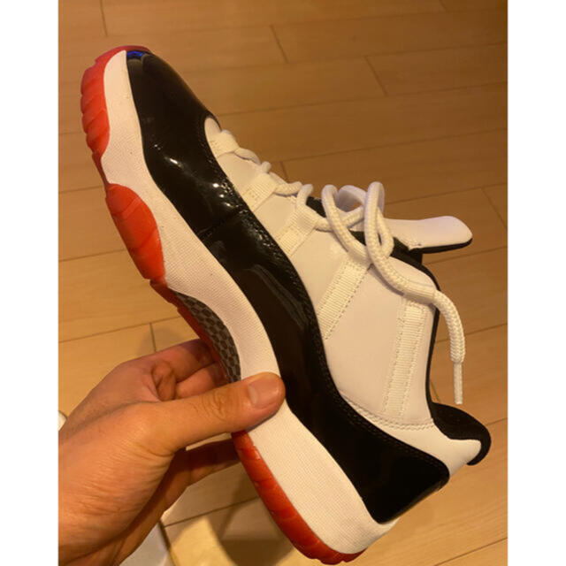 NIKE(ナイキ)のNIKE AIR JORDAN 11 RETRO LOW (28.5) メンズの靴/シューズ(スニーカー)の商品写真