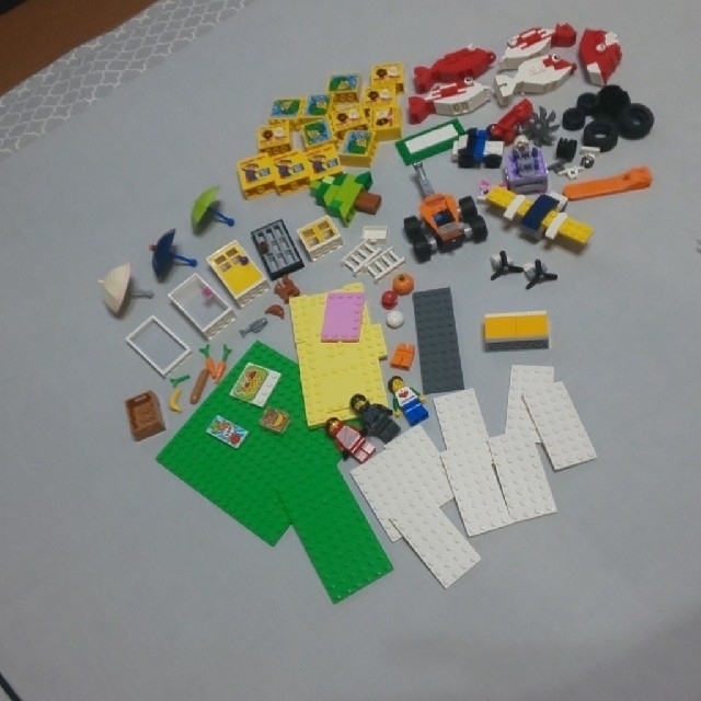 レゴ 黄色のボックスと追加各種 まとめ売り エンタメ/ホビーのおもちゃ/ぬいぐるみ(その他)の商品写真