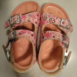 ビルケンシュトック(BIRKENSTOCK)のビルケンシュトック15cmピンクお花柄サンダルUSED☆(サンダル)