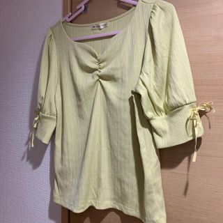 マジェスティックレゴン(MAJESTIC LEGON)のmajestic legon カットソー　レモンイエロー　リボン(カットソー(半袖/袖なし))