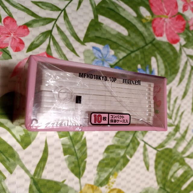 maxell(マクセル)のHello　Kitty　2HD DOS/V フォーマット済 スマホ/家電/カメラのPC/タブレット(PC周辺機器)の商品写真