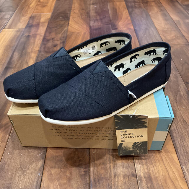 TOMS(トムズ)のTOMS Classic Black Canvas 26.5cm メンズの靴/シューズ(スリッポン/モカシン)の商品写真