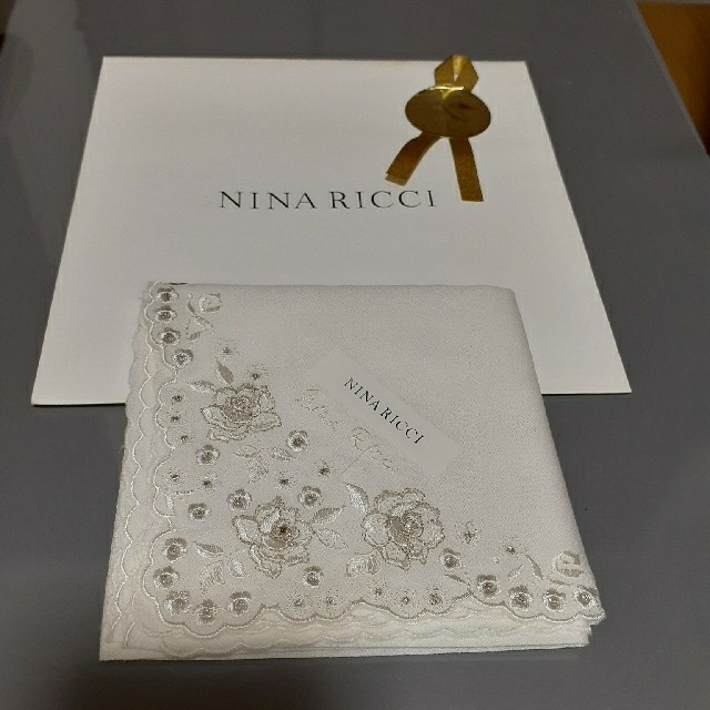 NINA RICCI(ニナリッチ)のブランドハンカチ　色々3組 レディースのファッション小物(ハンカチ)の商品写真