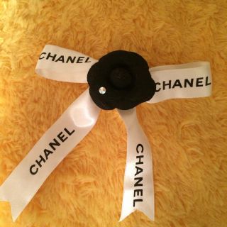 シャネル(CHANEL)のカメリアリボンのブローチ(ブローチ/コサージュ)