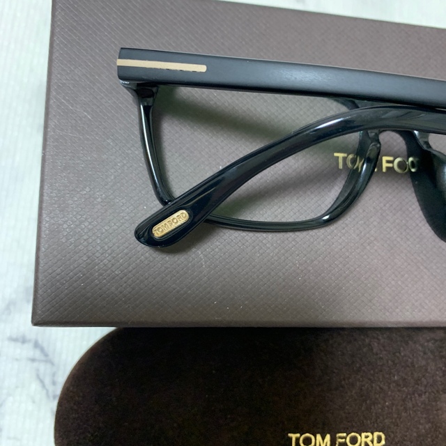 トムフォード　メガネ　透明サングラス