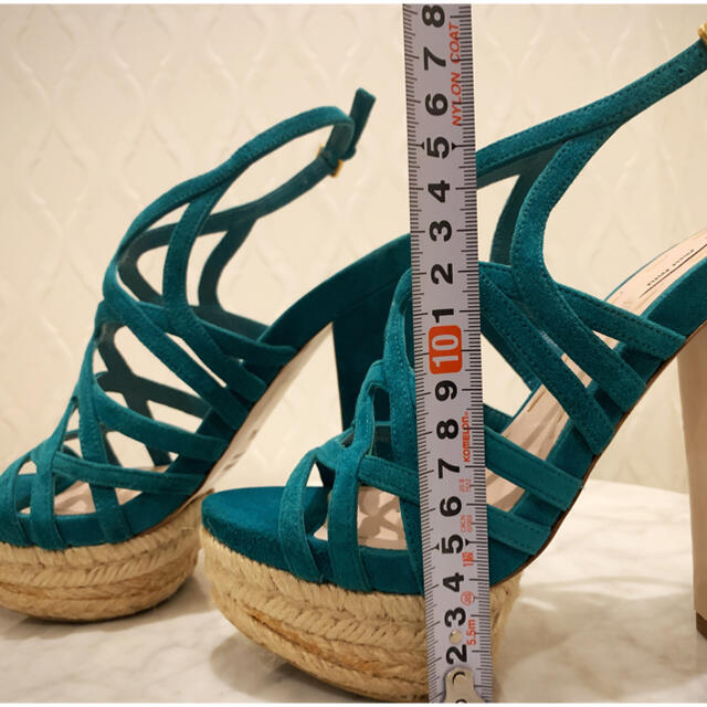 miumiu(ミュウミュウ)のmiumiu♥︎エメラルドグリーン♥︎サンダル レディースの靴/シューズ(サンダル)の商品写真