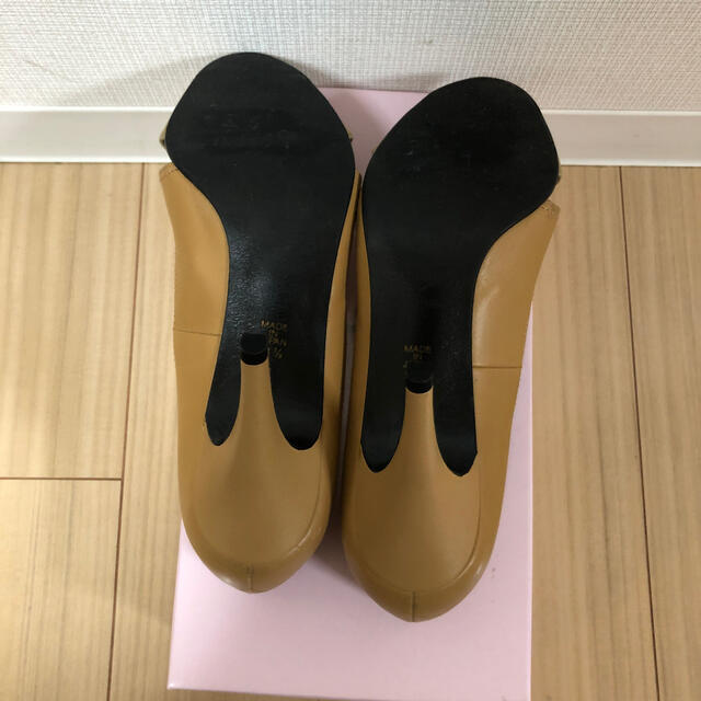 DIANA(ダイアナ)の美品　ダイアナ　パンプス　23.5センチ レディースの靴/シューズ(ハイヒール/パンプス)の商品写真