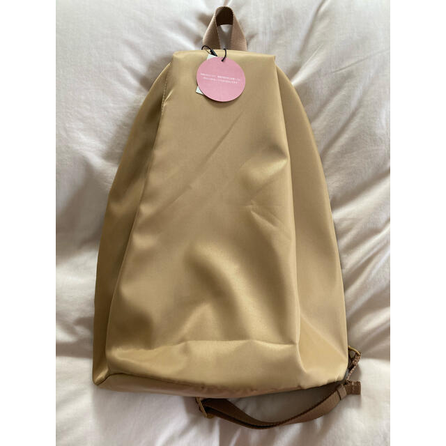 emmi atelier 完売アイテム emmi ボディバッグパック タグ付の通販 by na0na0xxx emmi atelier ボディバッグパック リュック ブラック 2way 軽量