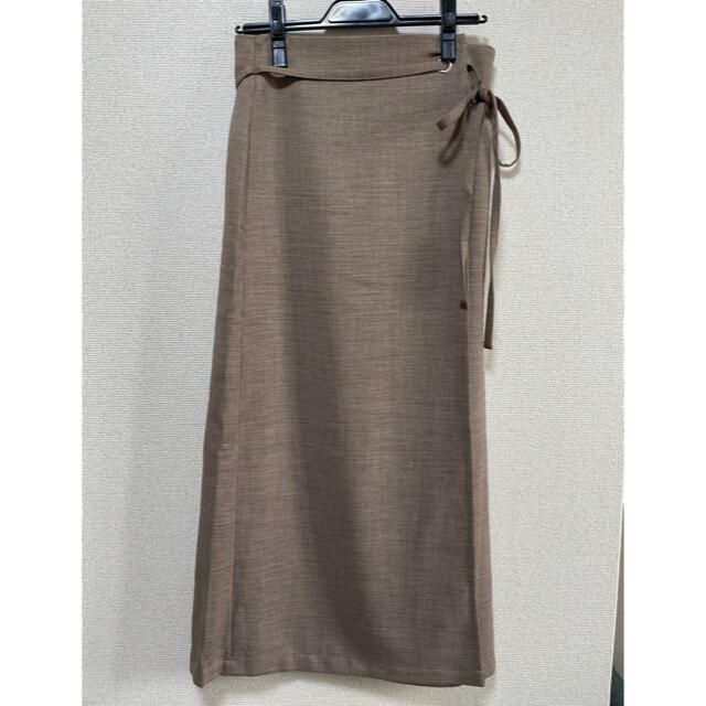 GU(ジーユー)のラップナロースカート　GU ブラウン　Mサイズ レディースのスカート(ロングスカート)の商品写真