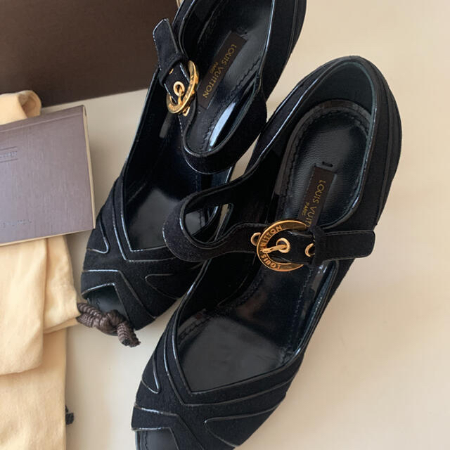 LOUIS VUITTON(ルイヴィトン)のルイヴィトン　新品未使用パンプス レディースの靴/シューズ(ハイヒール/パンプス)の商品写真