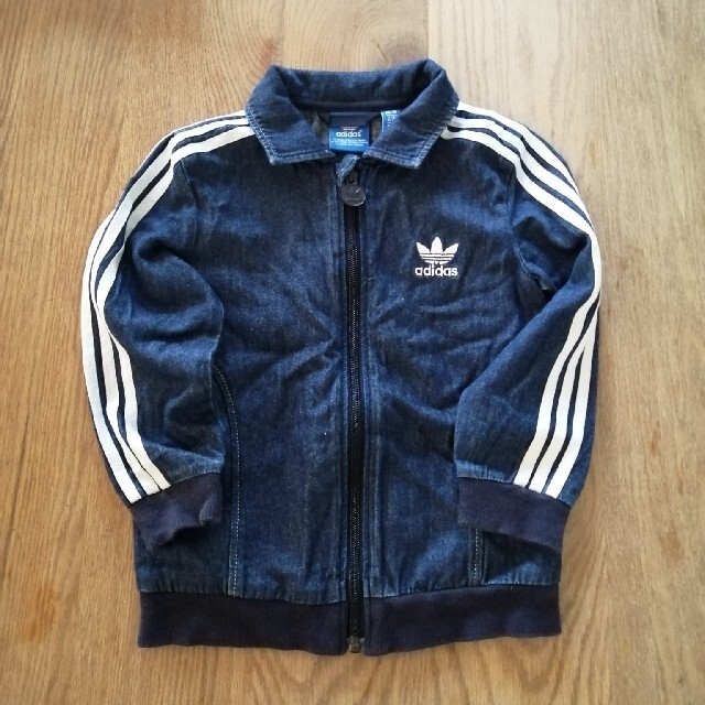 adidas(アディダス)のadidas Originals　アディダスオリジナルス　キッズ　デニム　ジャー キッズ/ベビー/マタニティのキッズ服男の子用(90cm~)(ジャケット/上着)の商品写真