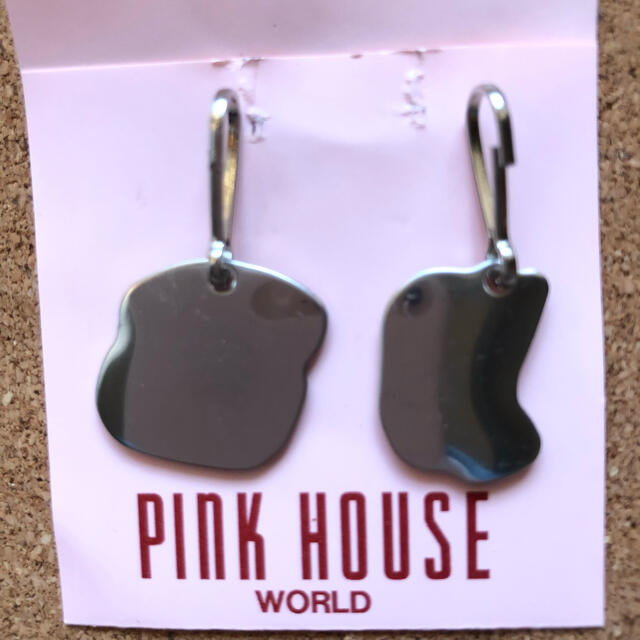 PINK HOUSE(ピンクハウス)の♪専用♪ ピンクハウス ピンバッチ など 3個アソート と ミラー ノベルティ エンタメ/ホビーのコレクション(ノベルティグッズ)の商品写真