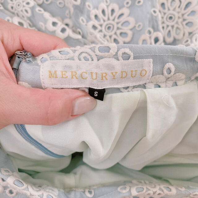 MERCURYDUO(マーキュリーデュオ)のマーキュリーデュオ　フラワースカラップスカート レディースのスカート(ミニスカート)の商品写真