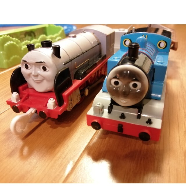 Takara Tomy(タカラトミー)のプラレール/ぐるぐるまわそう！トーマスとマーリンの石炭ホッパーセット キッズ/ベビー/マタニティのおもちゃ(電車のおもちゃ/車)の商品写真