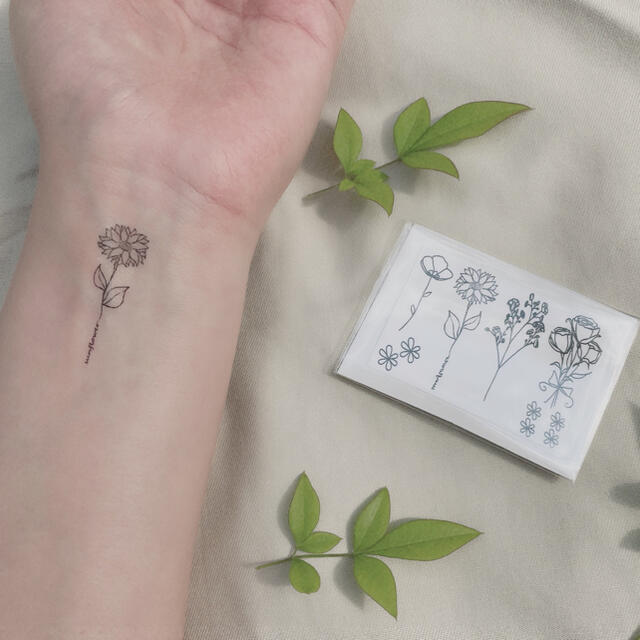 タトゥーシール 色なし花1 韓国 おまけ付きの通販 By Taozi ハンドメイドタトゥーシール ラクマ タトゥーシール 色なし花1 韓国 おまけ付きの通販 By Taozi ハンドメイドタトゥーシール ラクマ