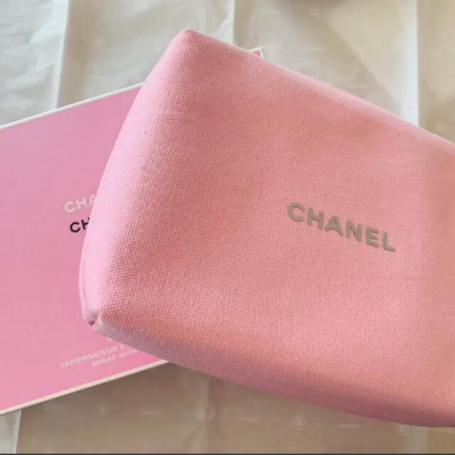 CHANEL(シャネル)のCHANEL ポーチ　ノベルティ　ピンク コスメ/美容のメイク道具/ケアグッズ(その他)の商品写真