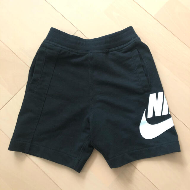 NIKE(ナイキ)のNIKE ナイキ  ハーフパンツ  100㎝ キッズ/ベビー/マタニティのキッズ服男の子用(90cm~)(パンツ/スパッツ)の商品写真