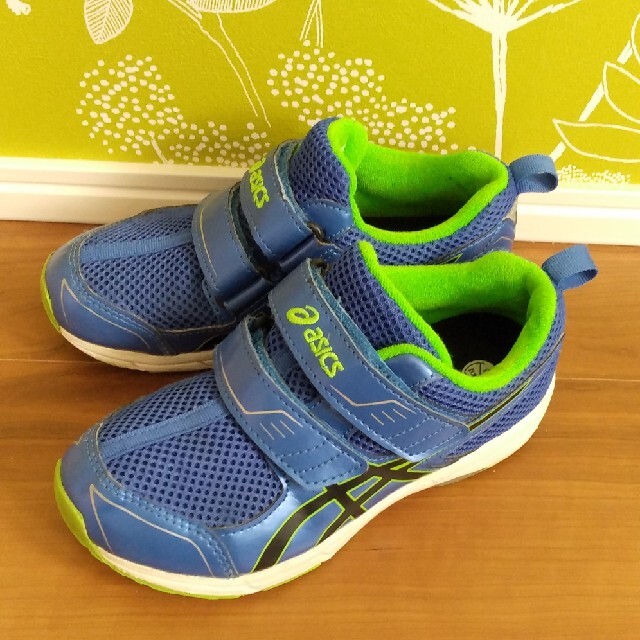 asics(アシックス)のアシックス　asics　スニーカー　レーザービーム キッズ/ベビー/マタニティのキッズ靴/シューズ(15cm~)(スニーカー)の商品写真