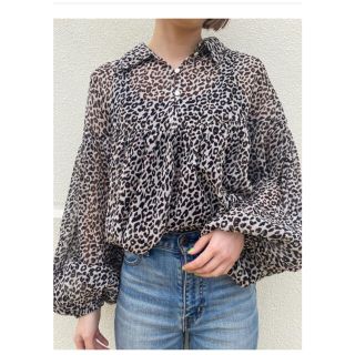 マウジー(moussy)のMOUSSY SHEER GATHER LEO ブラウス(シャツ/ブラウス(長袖/七分))