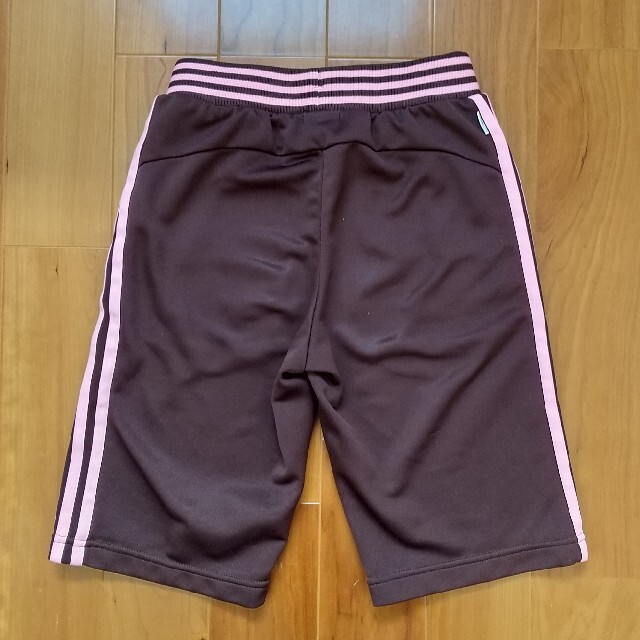 adidas(アディダス)のアディダス ハーフパンツ ジャージ 150 女の子 adidas キッズ/ベビー/マタニティのキッズ服男の子用(90cm~)(パンツ/スパッツ)の商品写真