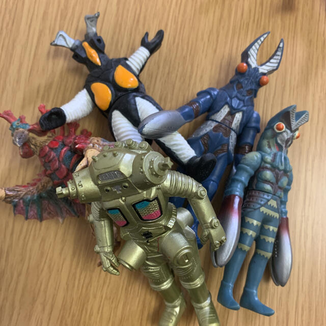 BANDAI(バンダイ)のウルトラマン　ミニフィギュア ソフビ　セット売り　まとめ売り＋オマケ(画像5) エンタメ/ホビーのフィギュア(特撮)の商品写真