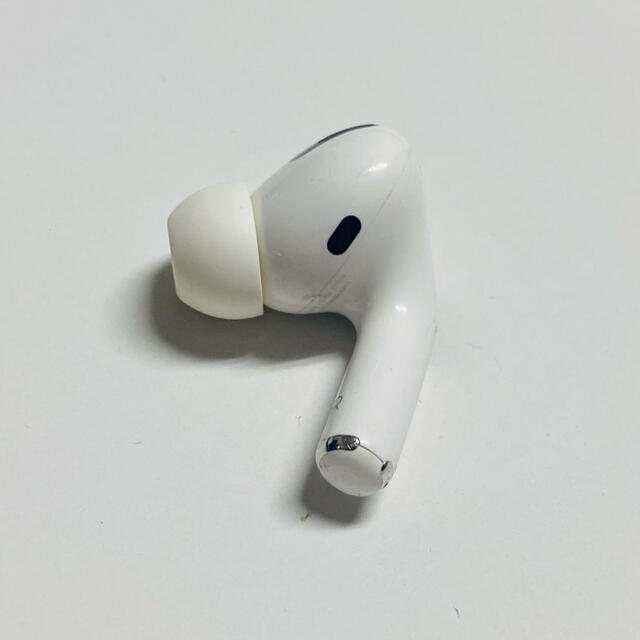 Apple(アップル)のApple AirPods Pro 本体 右耳【R】片耳 正規品 純正品 スマホ/家電/カメラのオーディオ機器(ヘッドフォン/イヤフォン)の商品写真